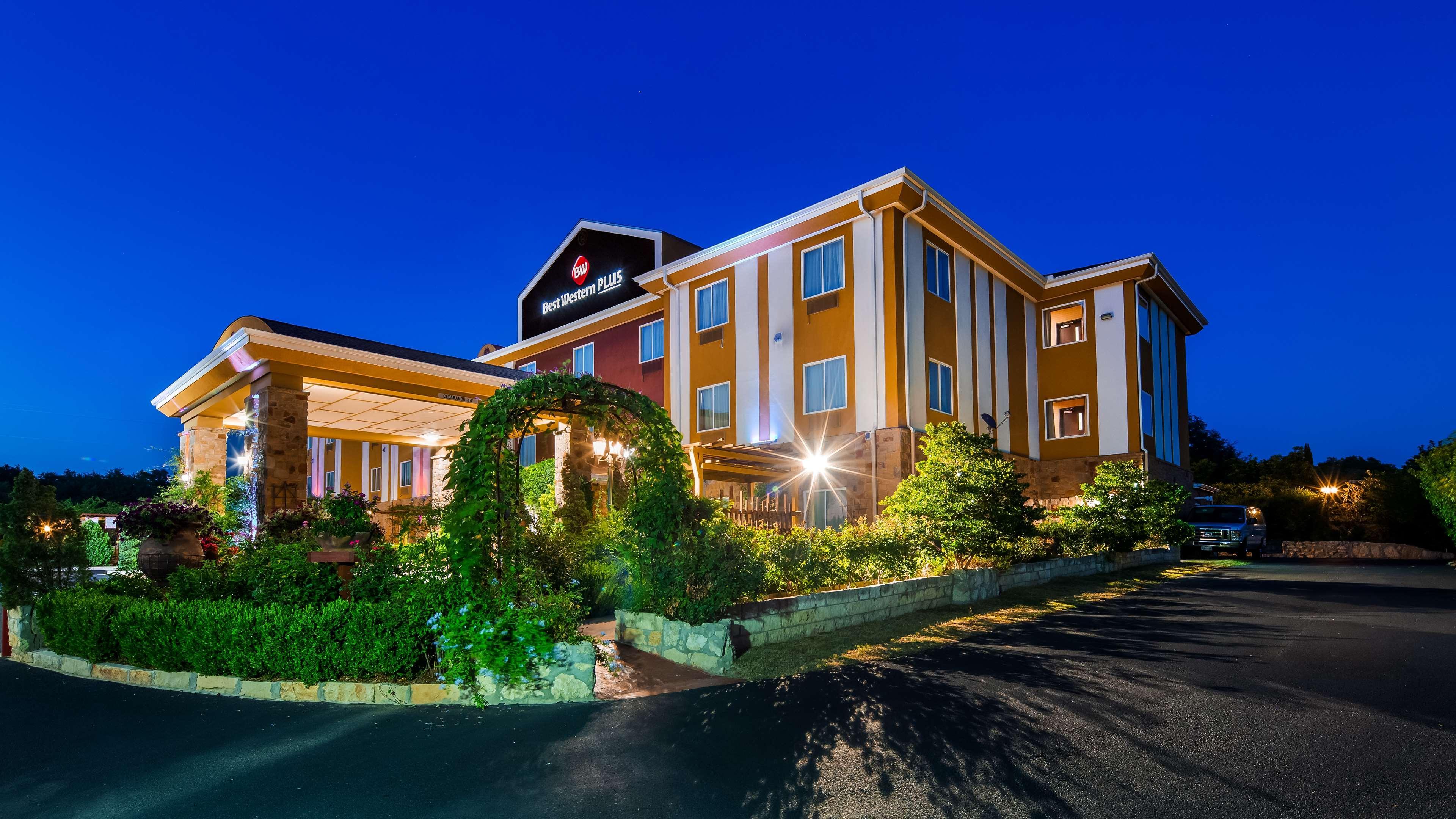 Blanco River Hotel Exterior photo