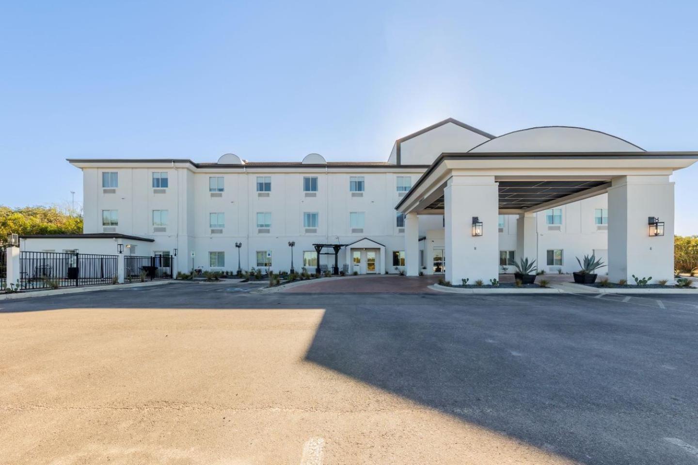 Blanco River Hotel Exterior photo